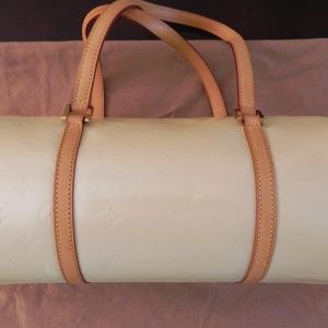 Louis Vuitton Papillon vernis  Authentic